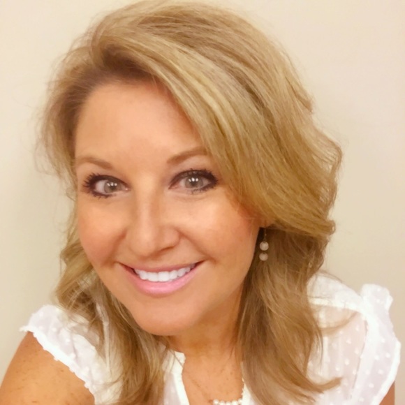 Meet your Posher, Wendy - Picture 1 of 1